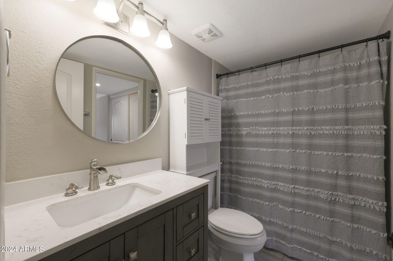 Bathroom with Tub
