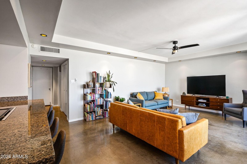 5-web-or-mls-Interior-4