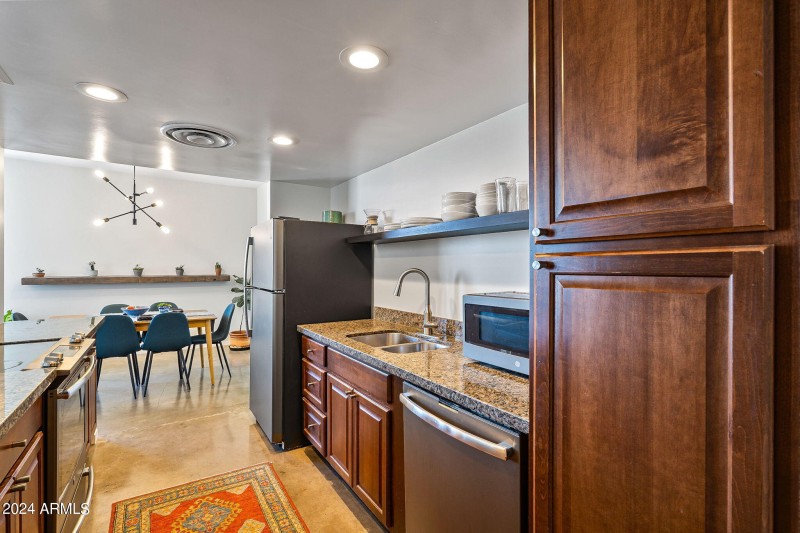 14-web-or-mls-Interior-13