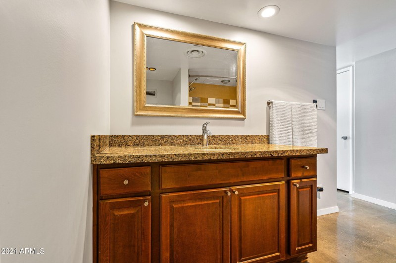 24-web-or-mls-Interior-23