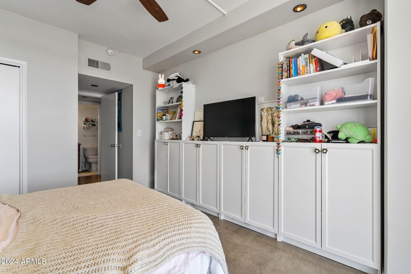 33-web-or-mls-Interior-32