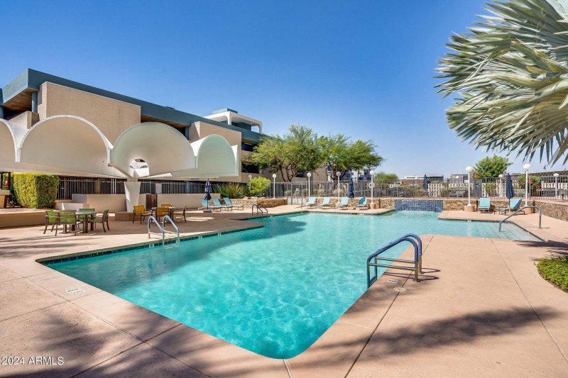 52-web-or-mls-Exterior-12