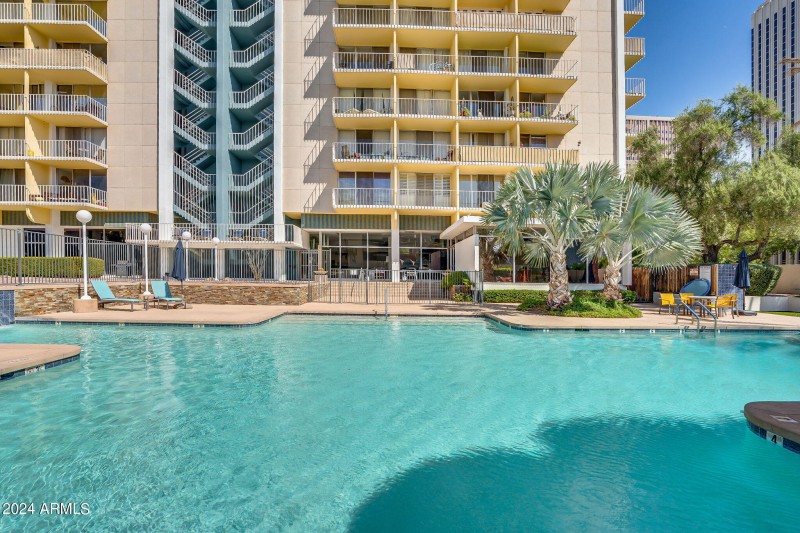 56-web-or-mls-Exterior-16