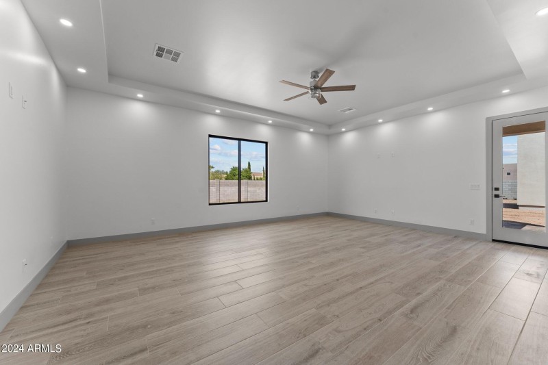 Large Primary w/separate patio