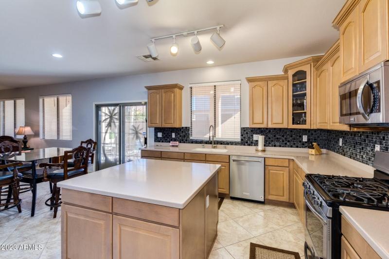 0010-96th - 4815 (10)