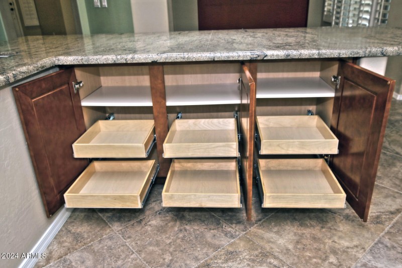 Sliding shelves