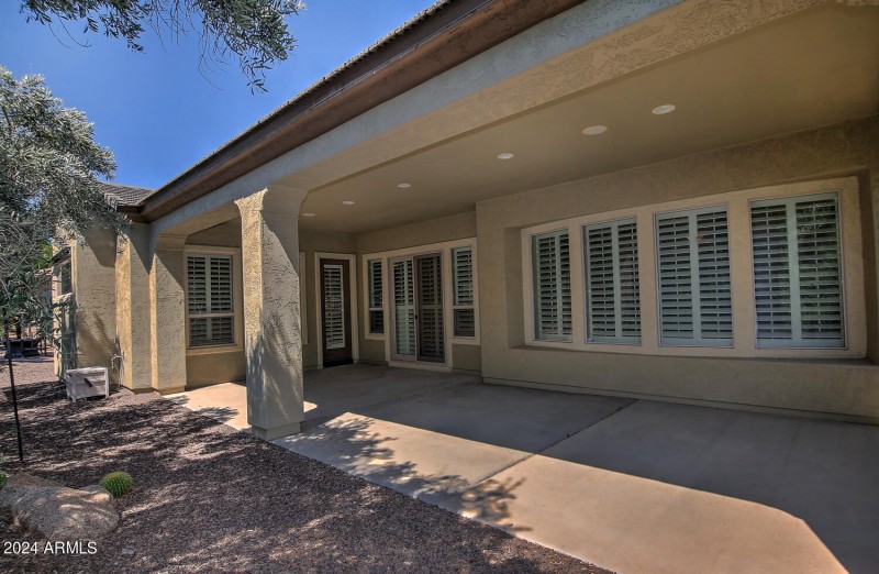 13055 W Eagle Talon Trail-large-041-033-