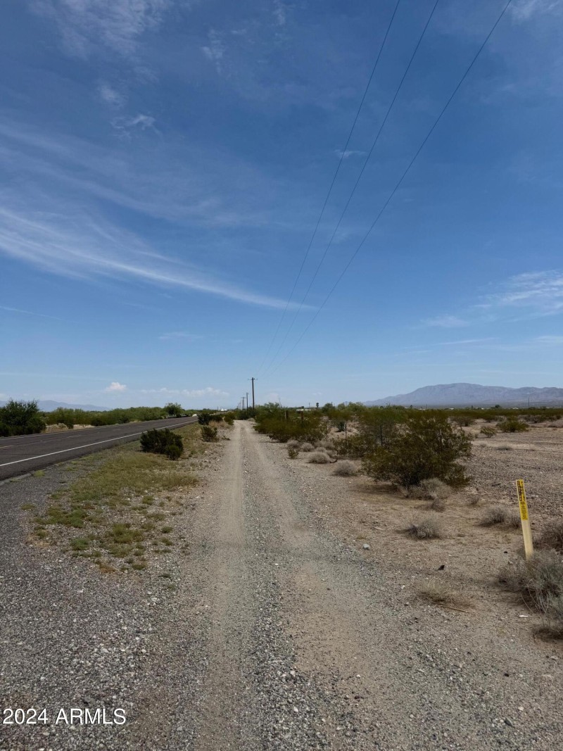 17 AC FRONTAGE HWY 60