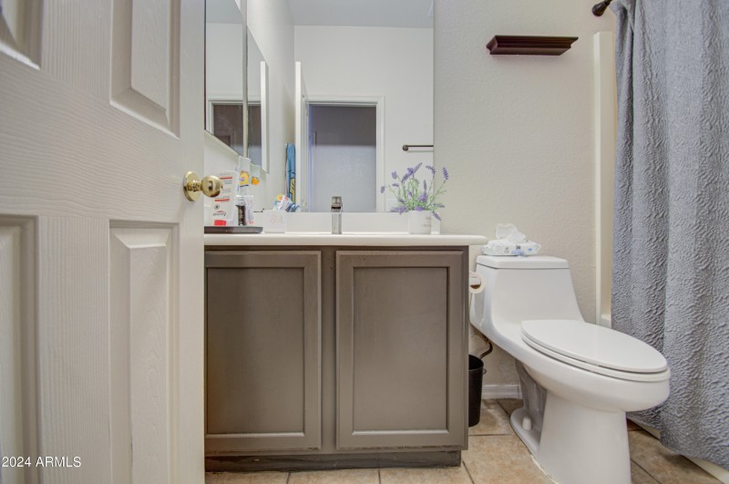 Bathroom 2-pic 1