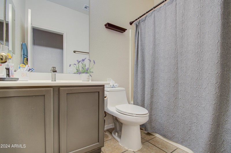 Bathroom 2-pic 2