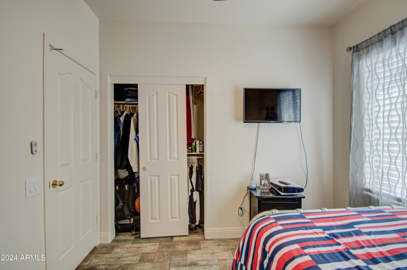 Bedroom 2-pic 2