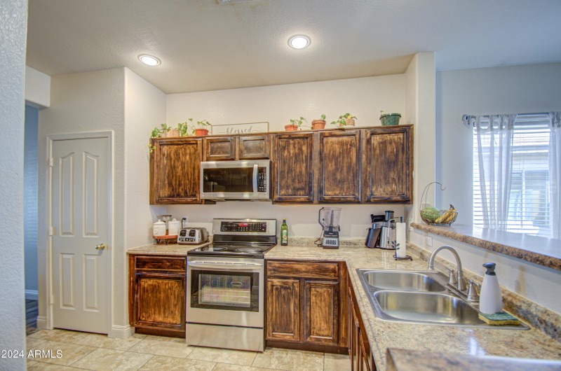 Kitchen 8