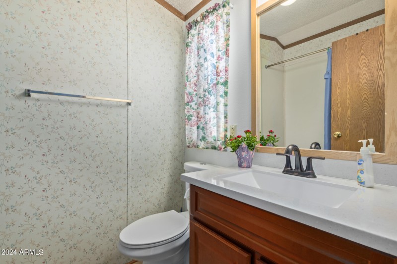 23 - Primary bathroom