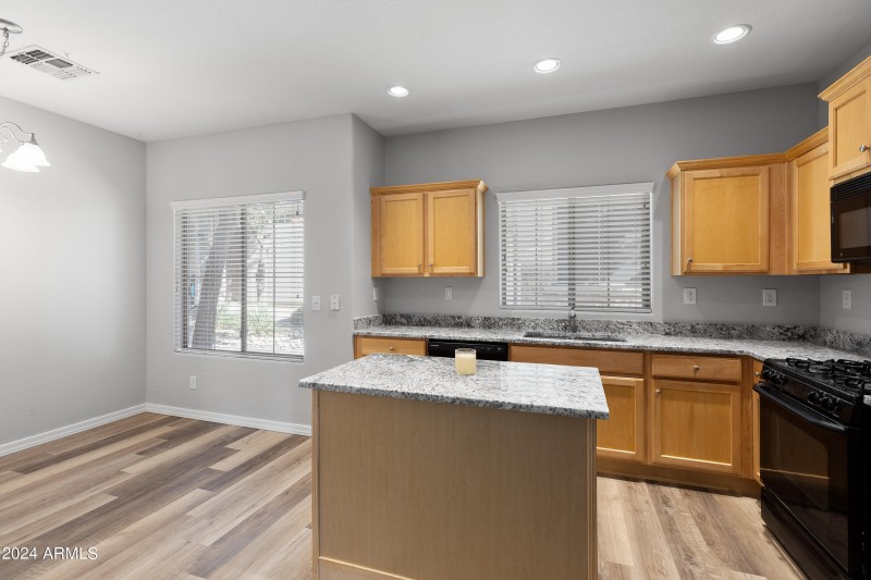 Dine-in kitchen