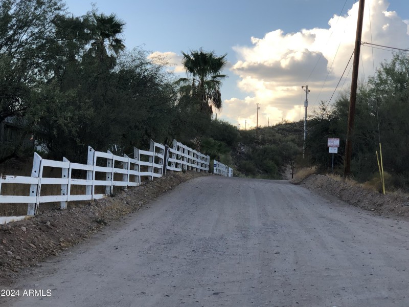 Continue Up Mockingbird rd