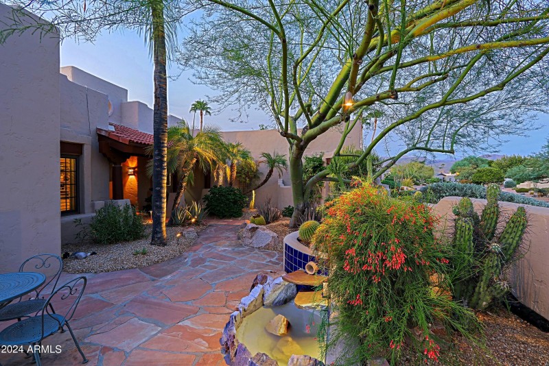 Courtyard 6