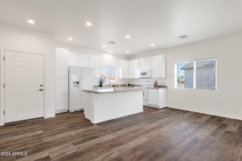 5-web-or-mls-8461-w-altos-dr