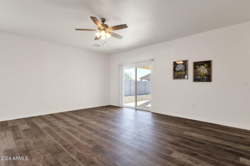 11-web-or-mls-8461-w-altos-dr