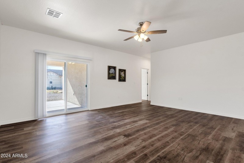 12-web-or-mls-8461-w-altos-dr