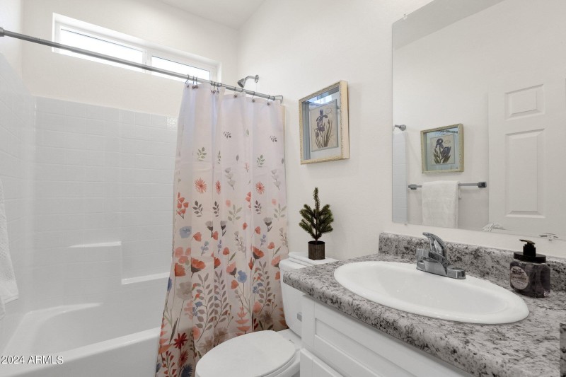 21-web-or-mls-8461-w-altos-dr