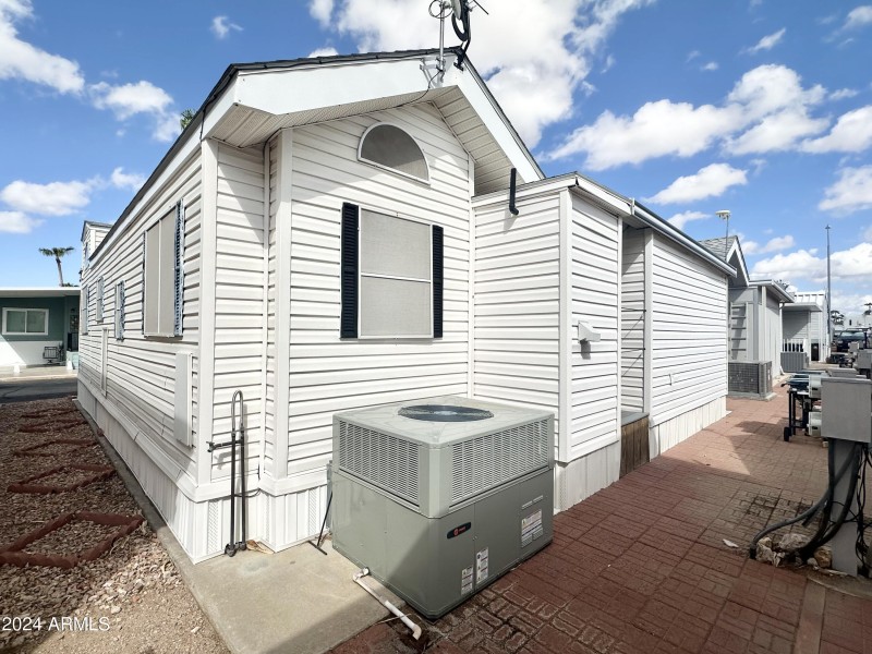 NEWER A/C, GRAND BACK PATIO