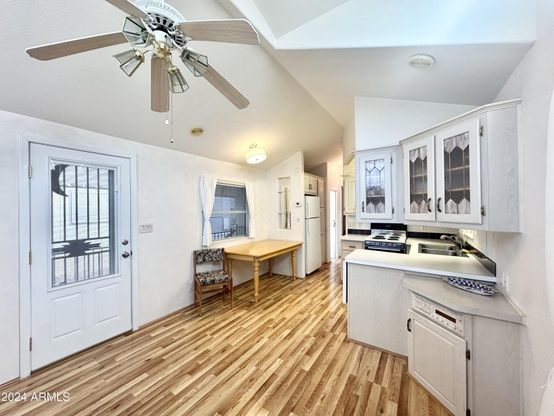 NICE OPEN FLOOR PLAN