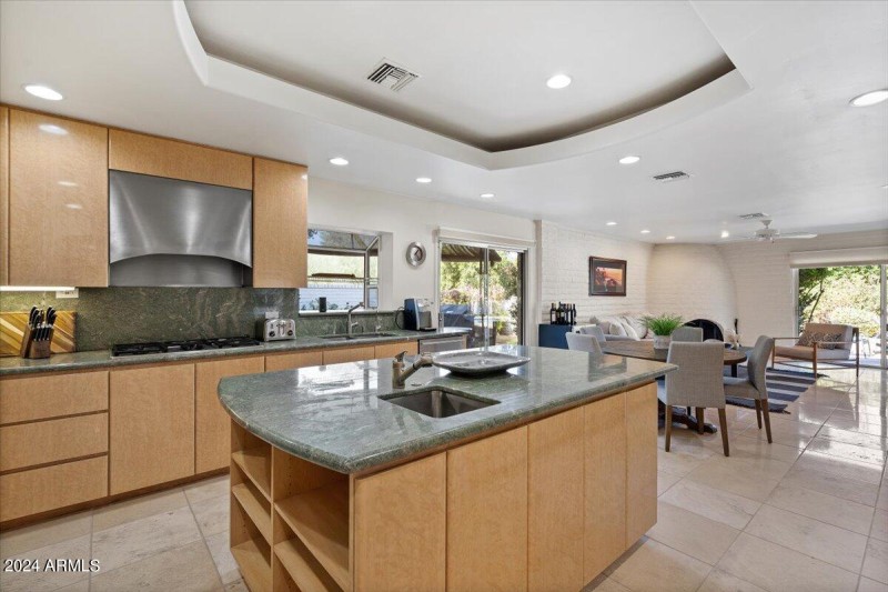 13-Kitchen