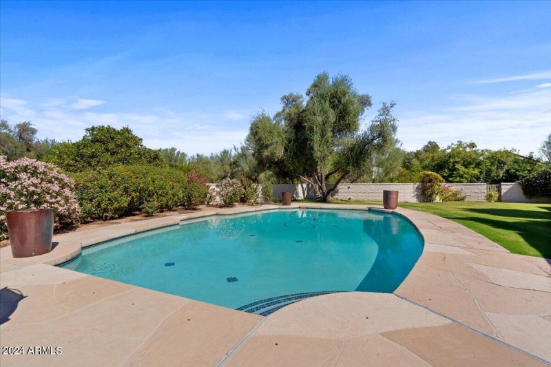 47-Back yard & pool