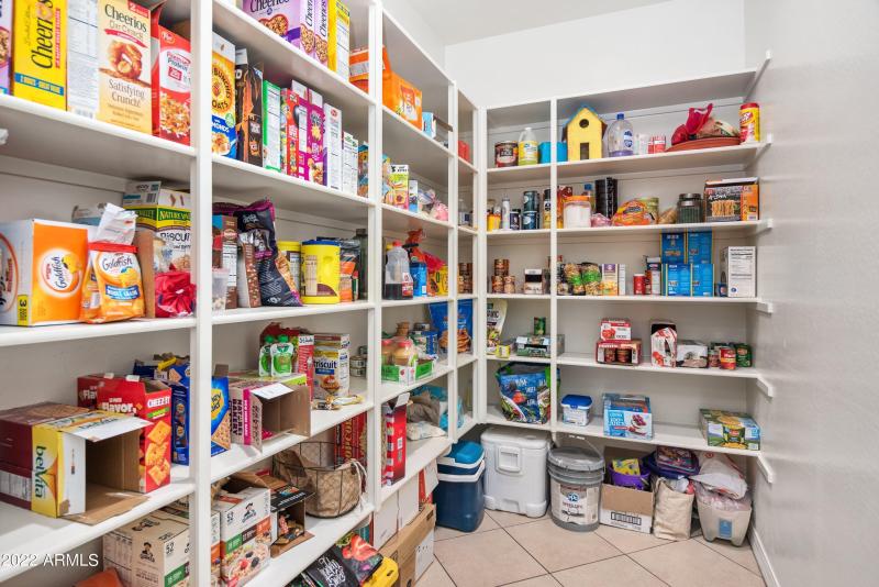 23-10020 E Strobe Ave-23