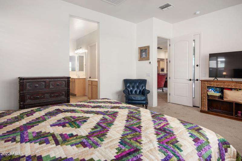 28-10020 E Strobe Ave-28