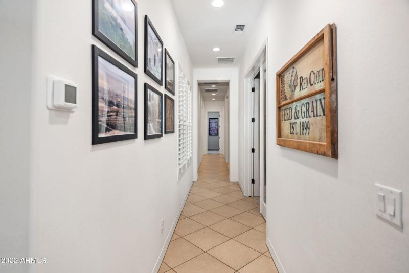 33-10020 E Strobe Ave-33