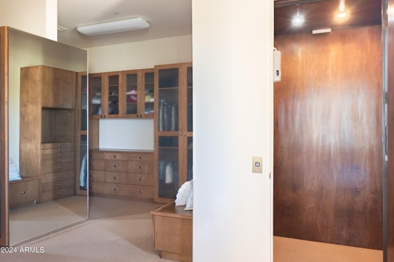 Closet w/elevator