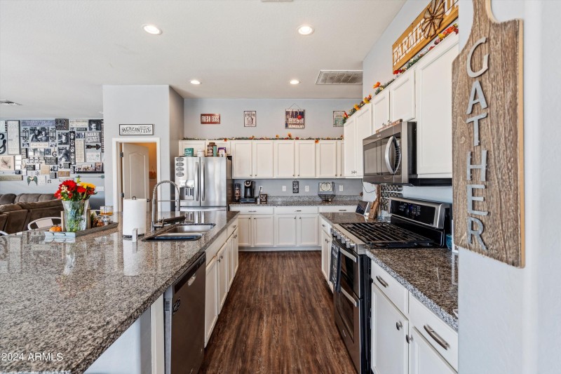 16-Kitchen