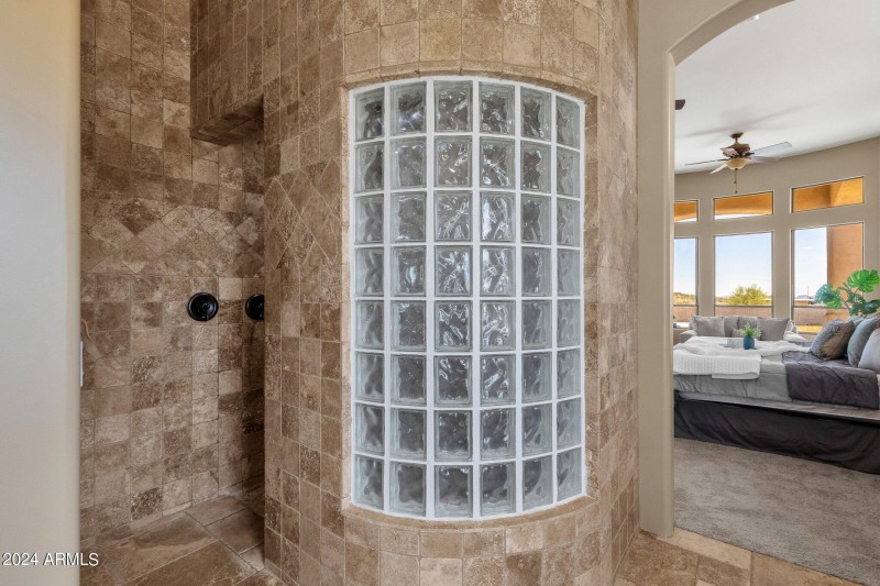 EASY ACCESS SHOWER