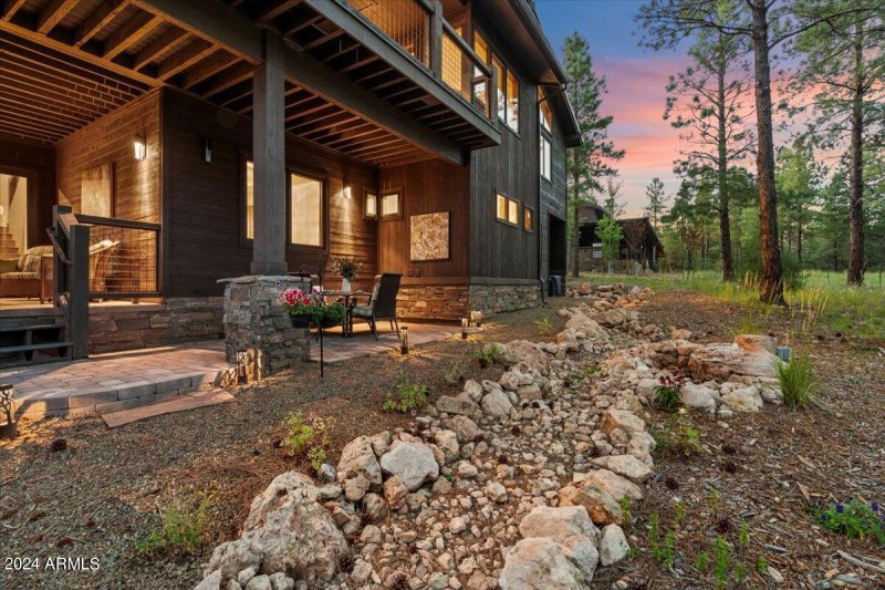 44-Solitaires Canyon Dr Home