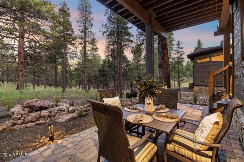 43-Solitaires Canyon Dr Home