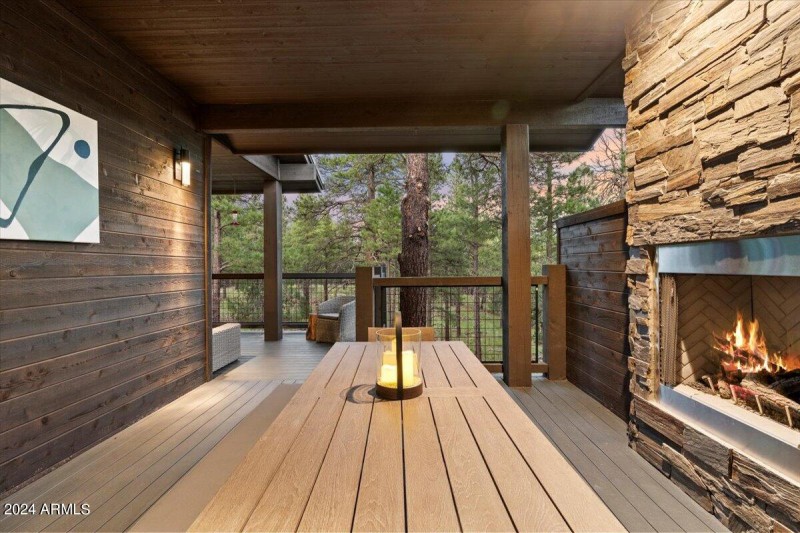 42-Solitaires Canyon Dr Home