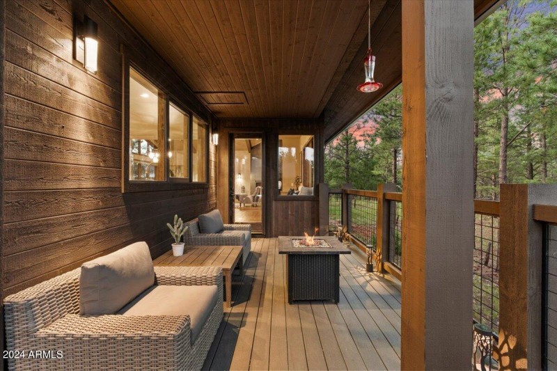 39-Solitaires Canyon Dr Home
