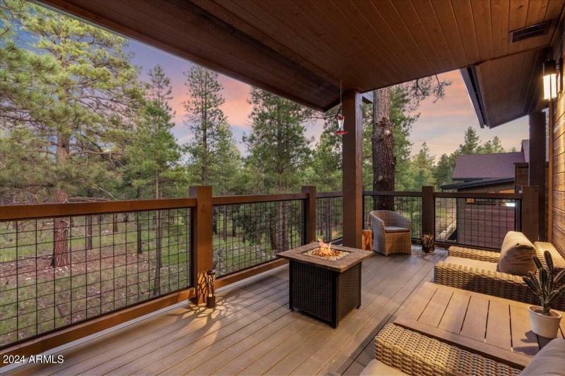 38-Solitaires Canyon Dr Home