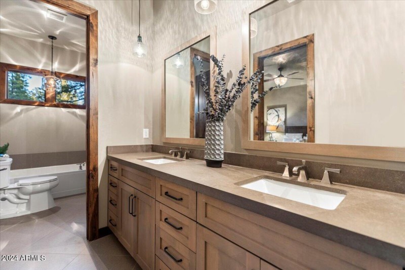 29-Solitaires Canyon Dr Home