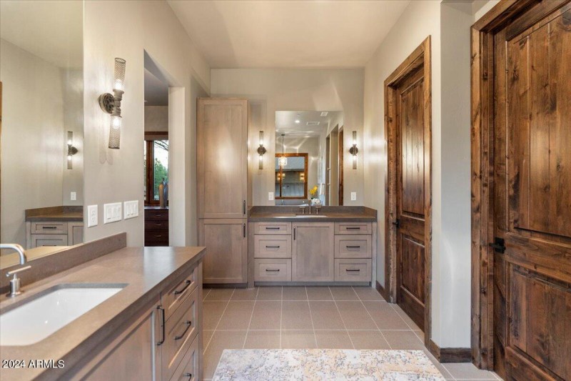 25-Solitaires Canyon Dr Home