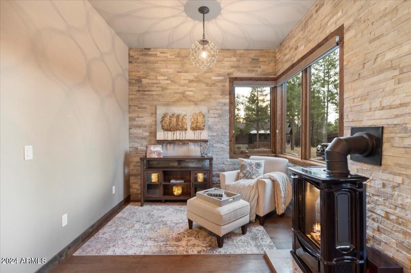 22-Solitaires Canyon Dr Home