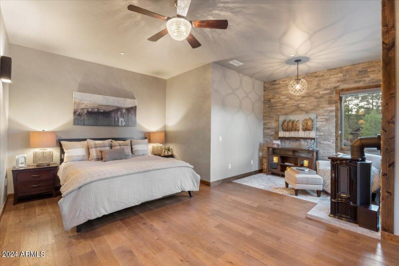 21-Solitaires Canyon Dr Home