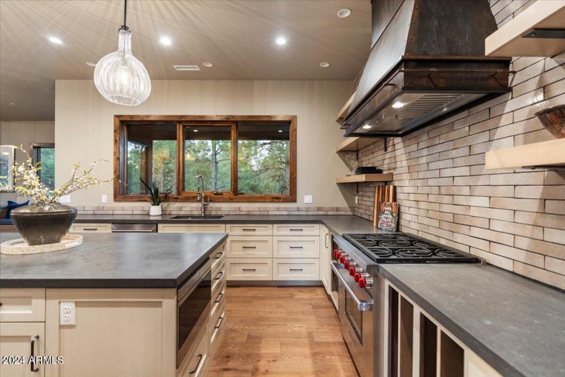14-Solitaires Canyon Dr Home