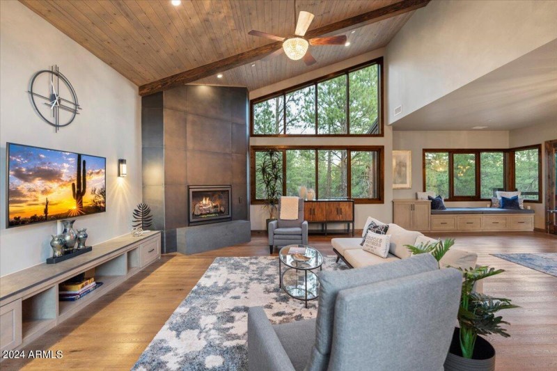 09-Solitaires Canyon Dr Home