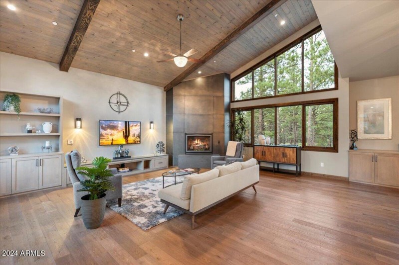 07-Solitaires Canyon Dr Home