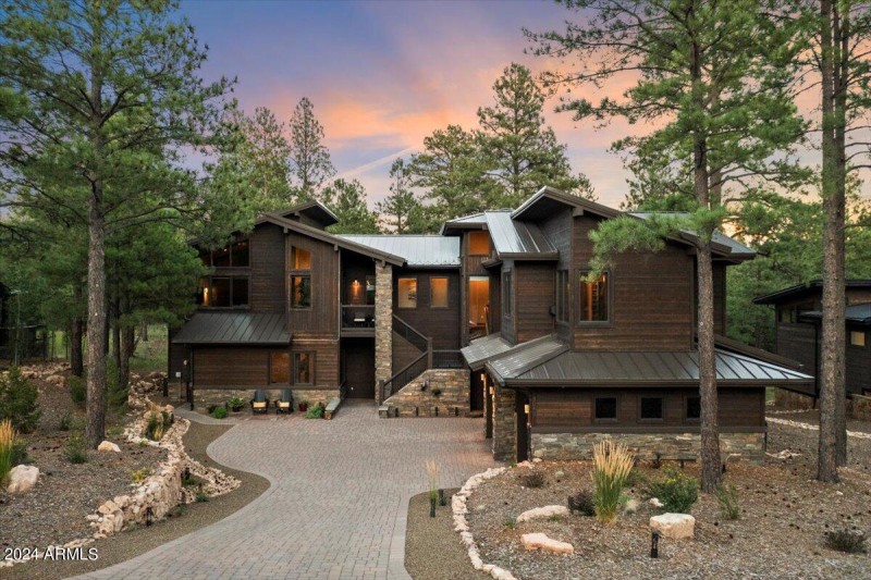 04-Solitaires Canyon Dr Home