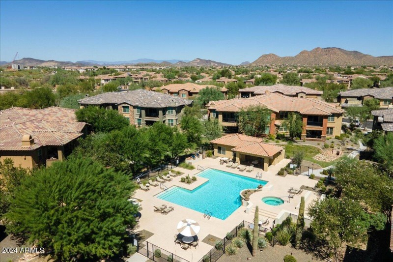 Community Pool and Spa