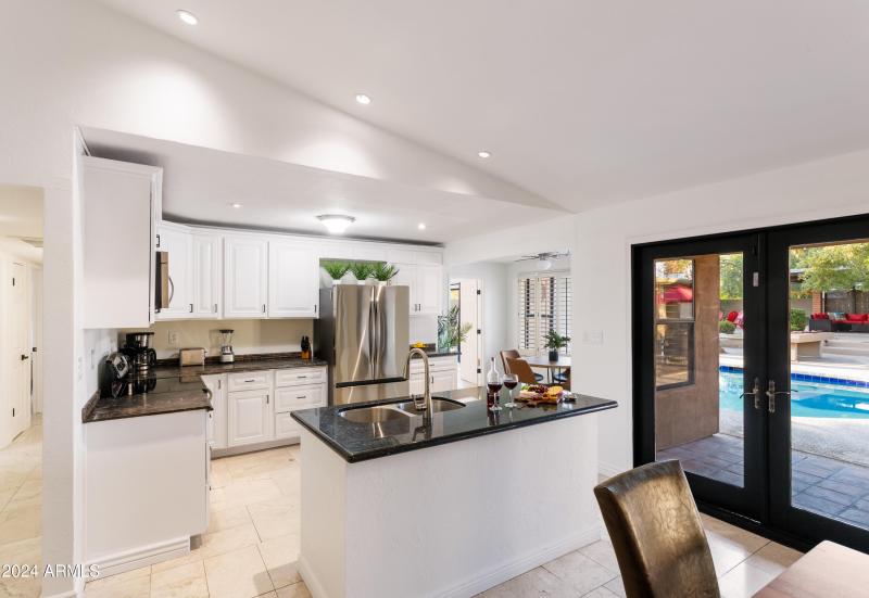 PropertyImageCo_6124EDelcoaAve_WEB-35