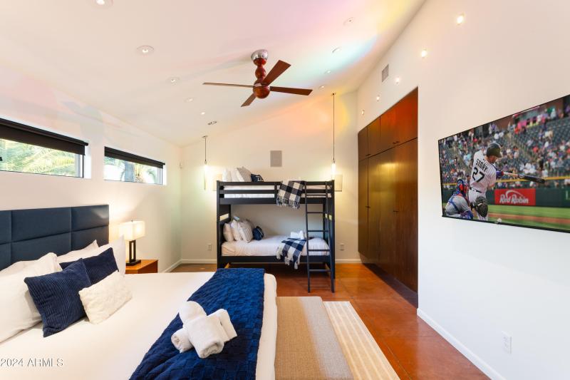 PropertyImageCo_6124EDelcoaAve_WEB-52